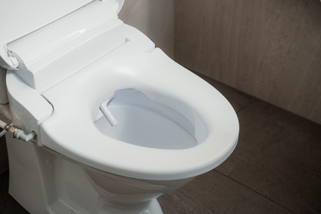 Spylefunksjon på Bano Clean 700 spyl- og tørk sete /toalettilsats